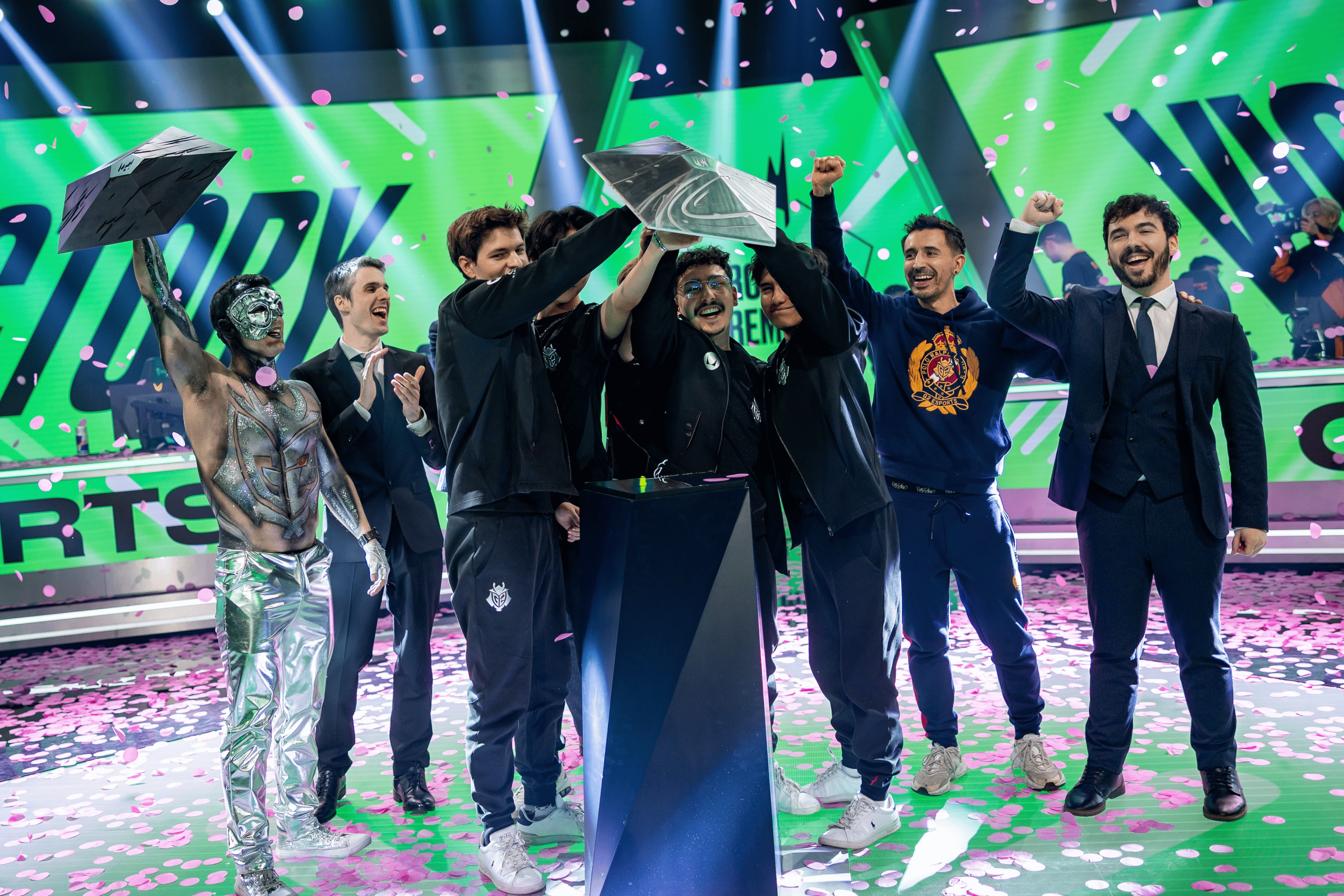 熊猫直播APP-CLG横扫EG，Hanssama极限生还后反打顶尖较量入围赛，成为赛场最大亮点的简单介绍