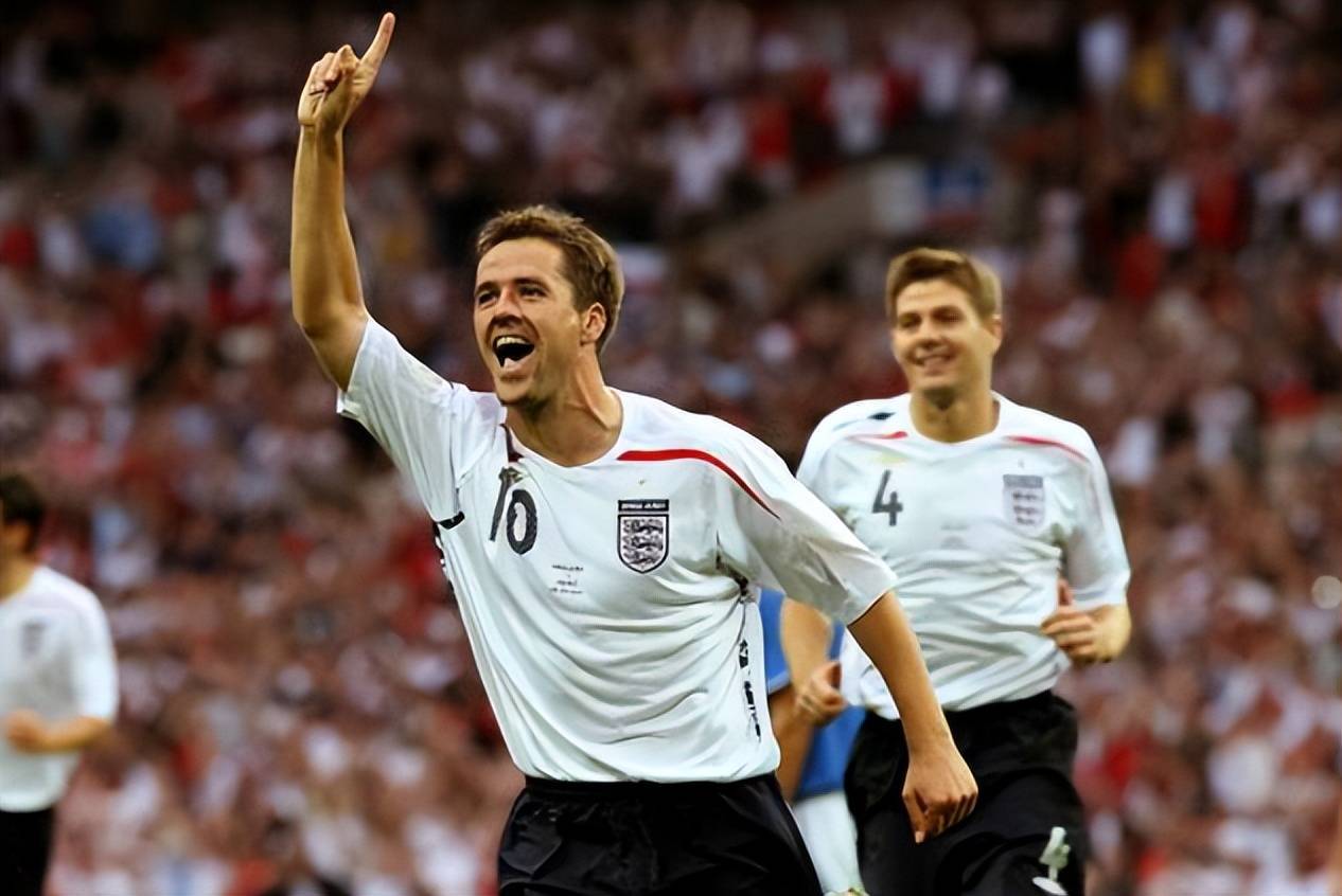 关于英格兰球员在比赛中逐渐崭露头角，备受关注的信息