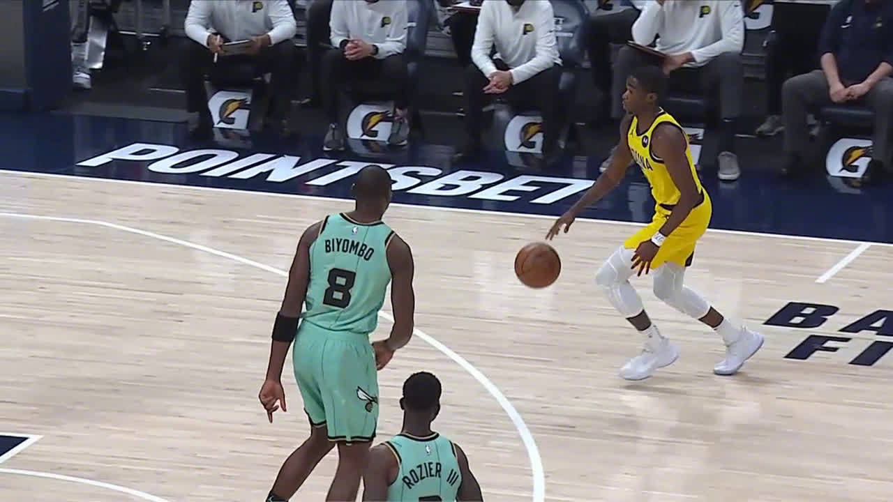 黄蜂客场战胜步行者，海沃德得分领衔全队胜利