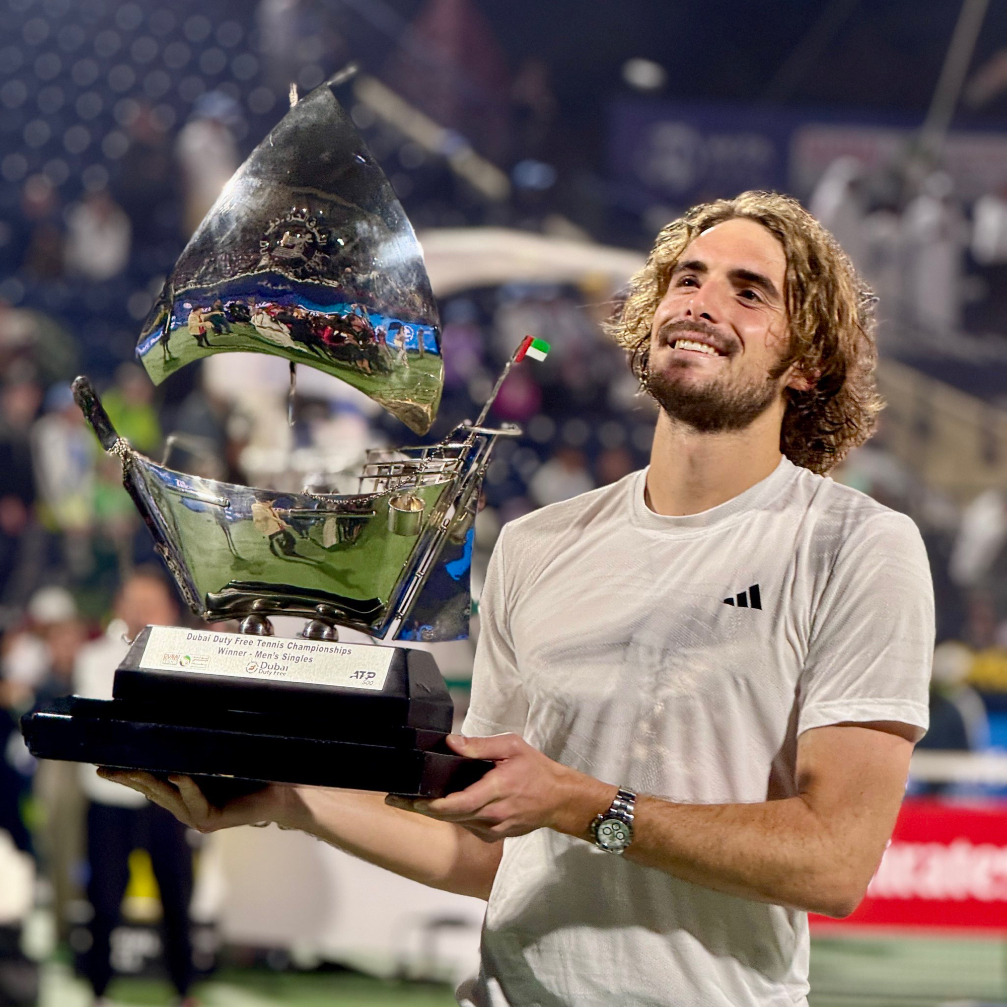 澳大利亚网球队轻取世界网球队，西西帕斯高光表现