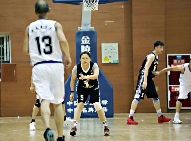 精彩角逐盛况空前，比分胜负让人捏一把汗