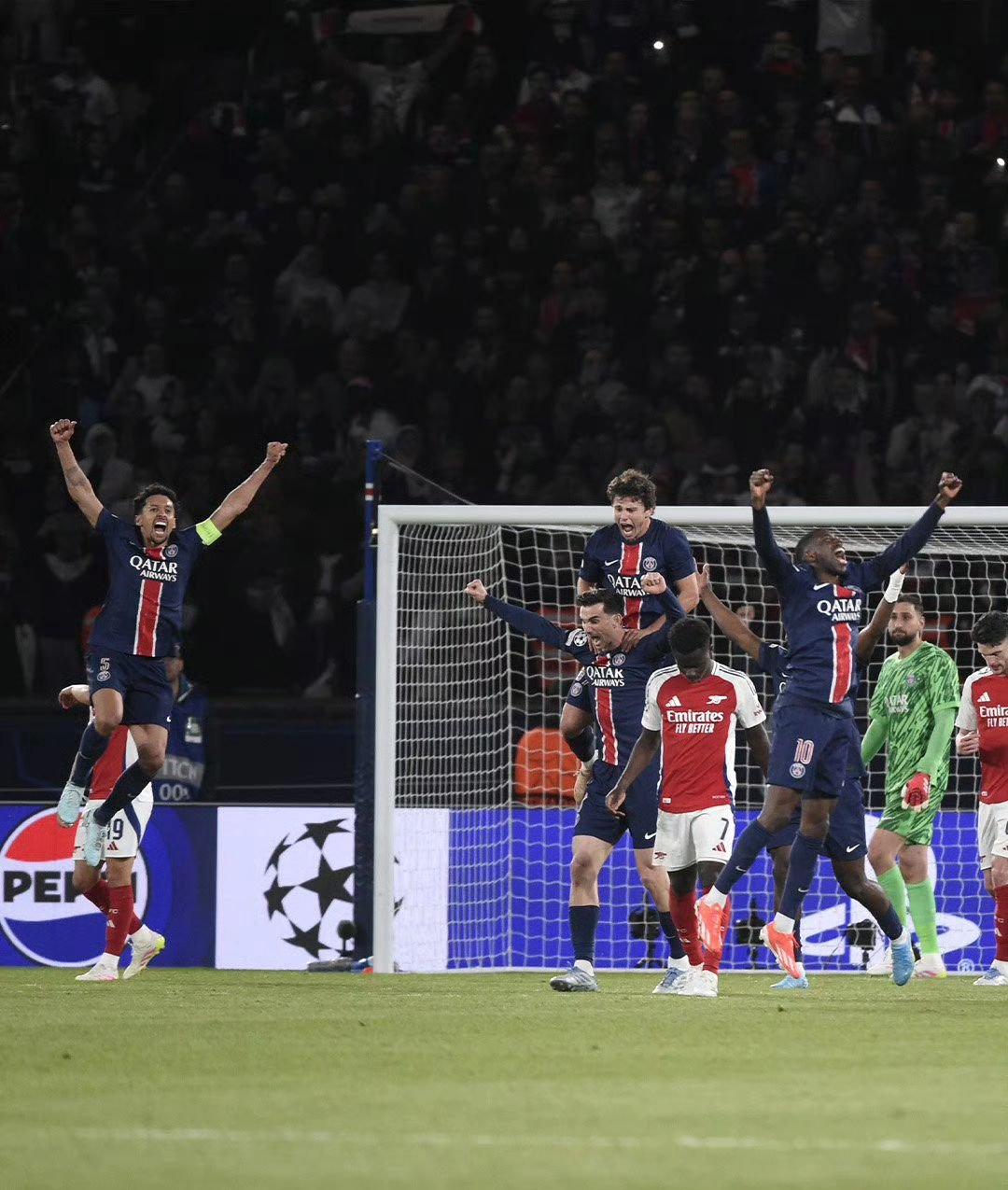 熊猫体育平台-阿森纳爆冷曼城，C罗绝境逆转