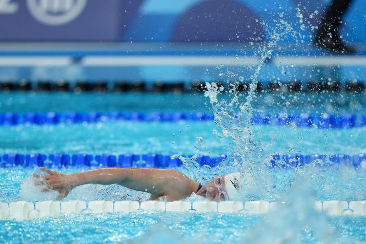哥伦比亚游泳选手冲破记录，轻松夺冠的简单介绍