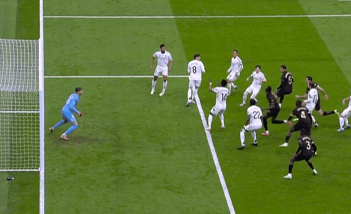 瓦伦西亚主场再度爆冷，豪取胜利