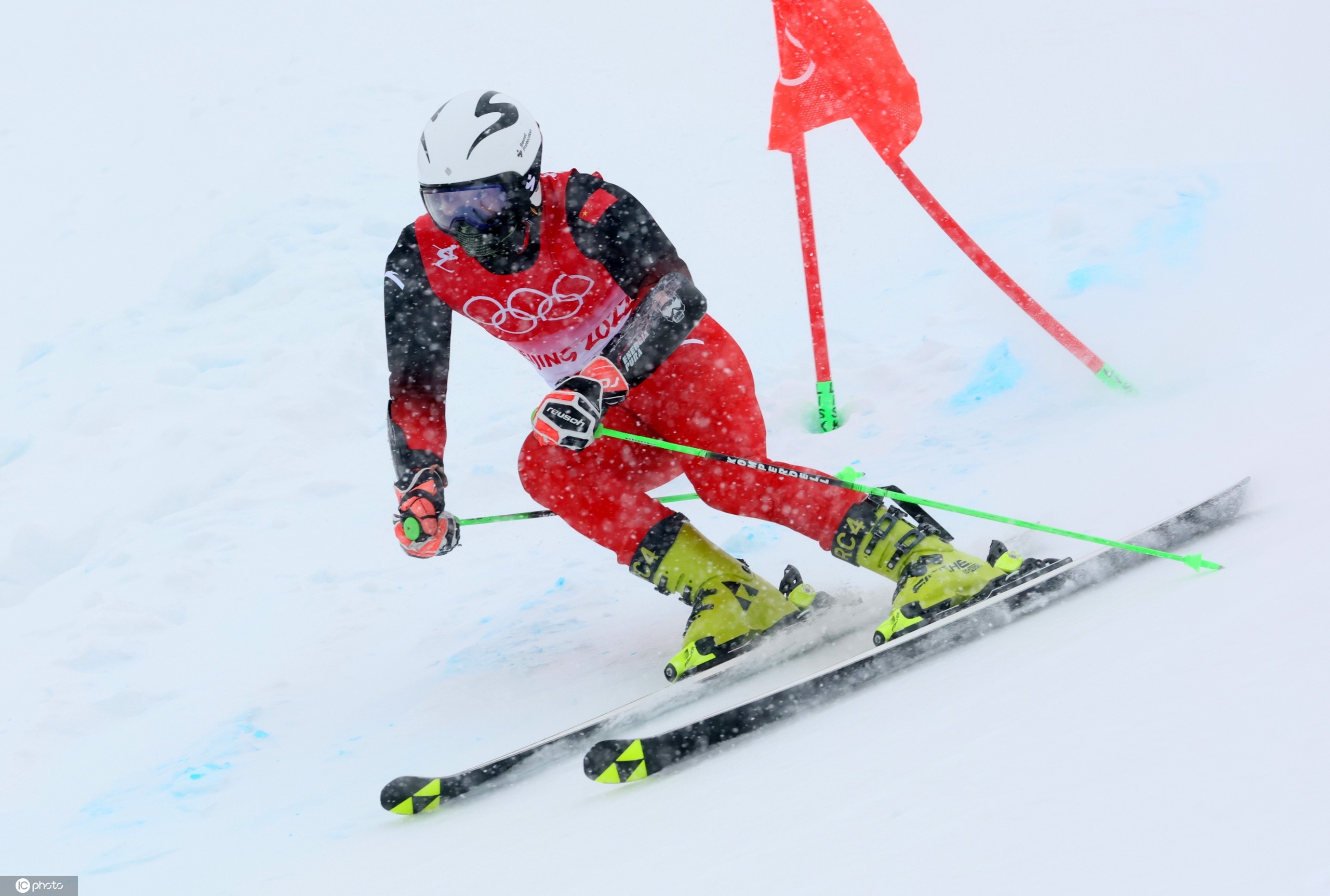 包含瑞士滑雪选手凭借出色表现,锁定金牌的词条 包含瑞士滑雪选手凭借出色表现,锁定金牌的词条